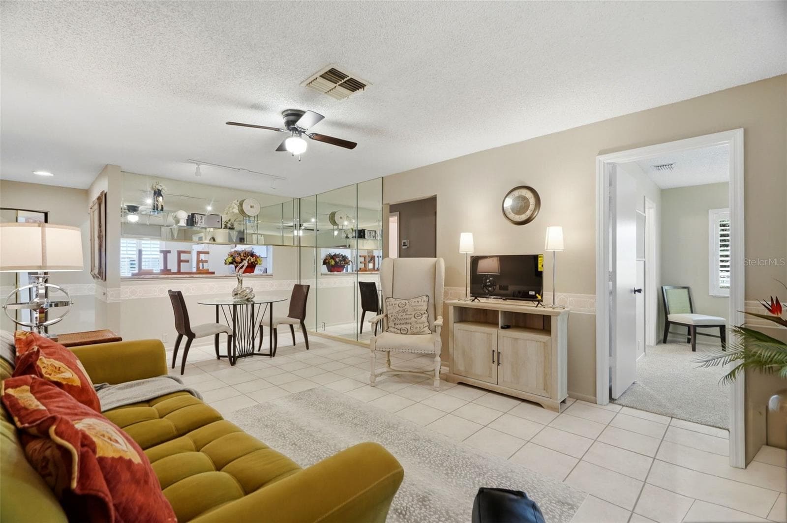5265 E Bay Dr #410 photo 4