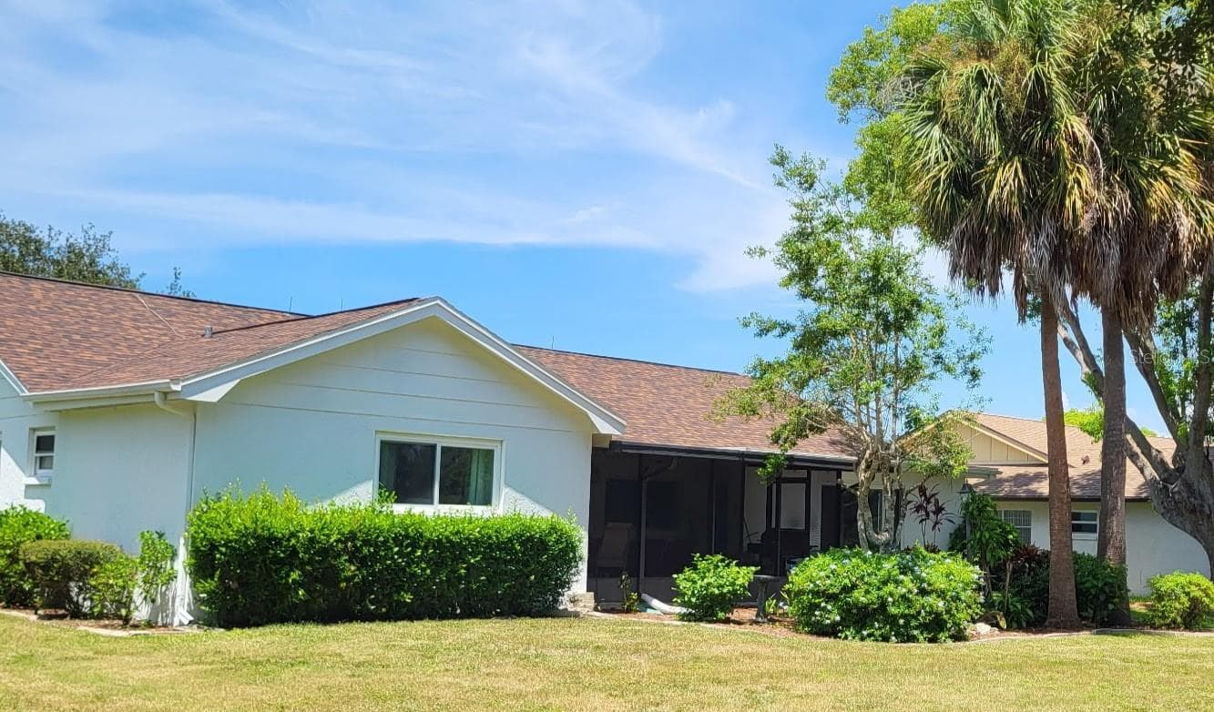 8210 Valley Stream Ln photo 3