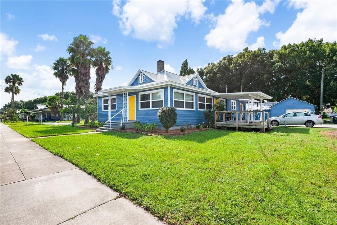 1005 E Main St