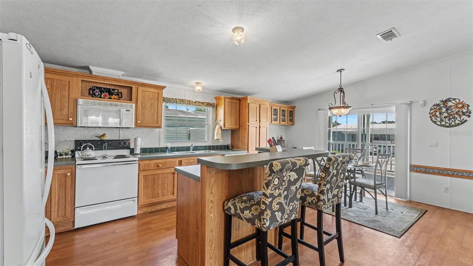 525 Perch Pl photo 4