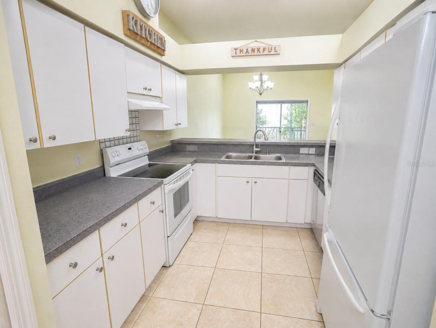 12537 Hollybrook Ln photo 4