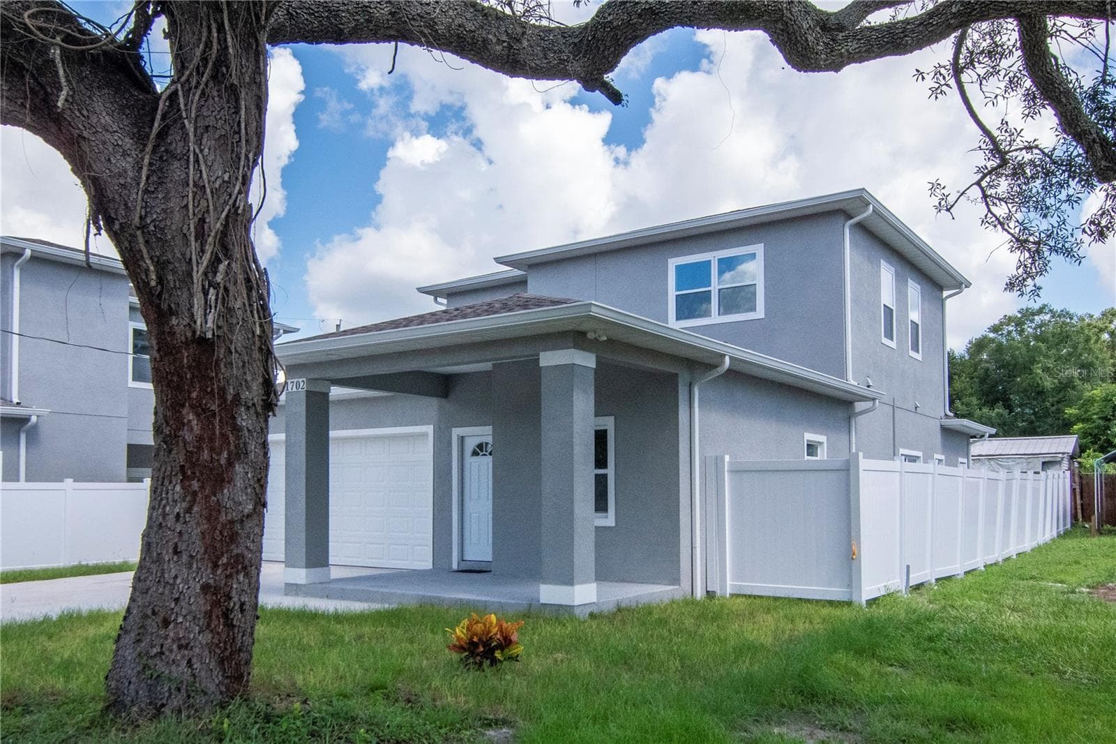 1702 E Annona Ave photo 3