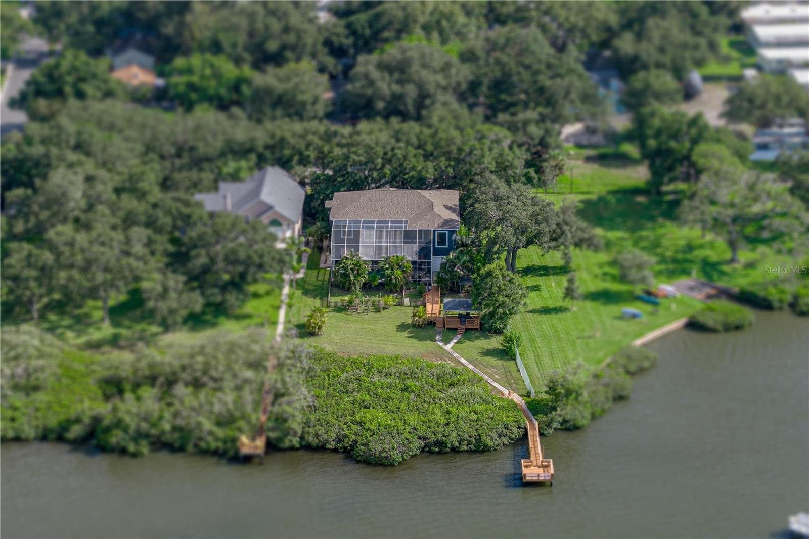 3484 Shore Dr photo 3