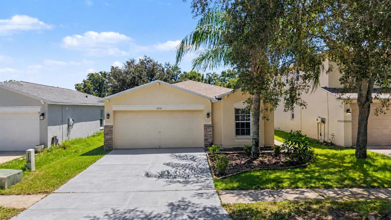 7838 Carriage Pointe Dr photo 3
