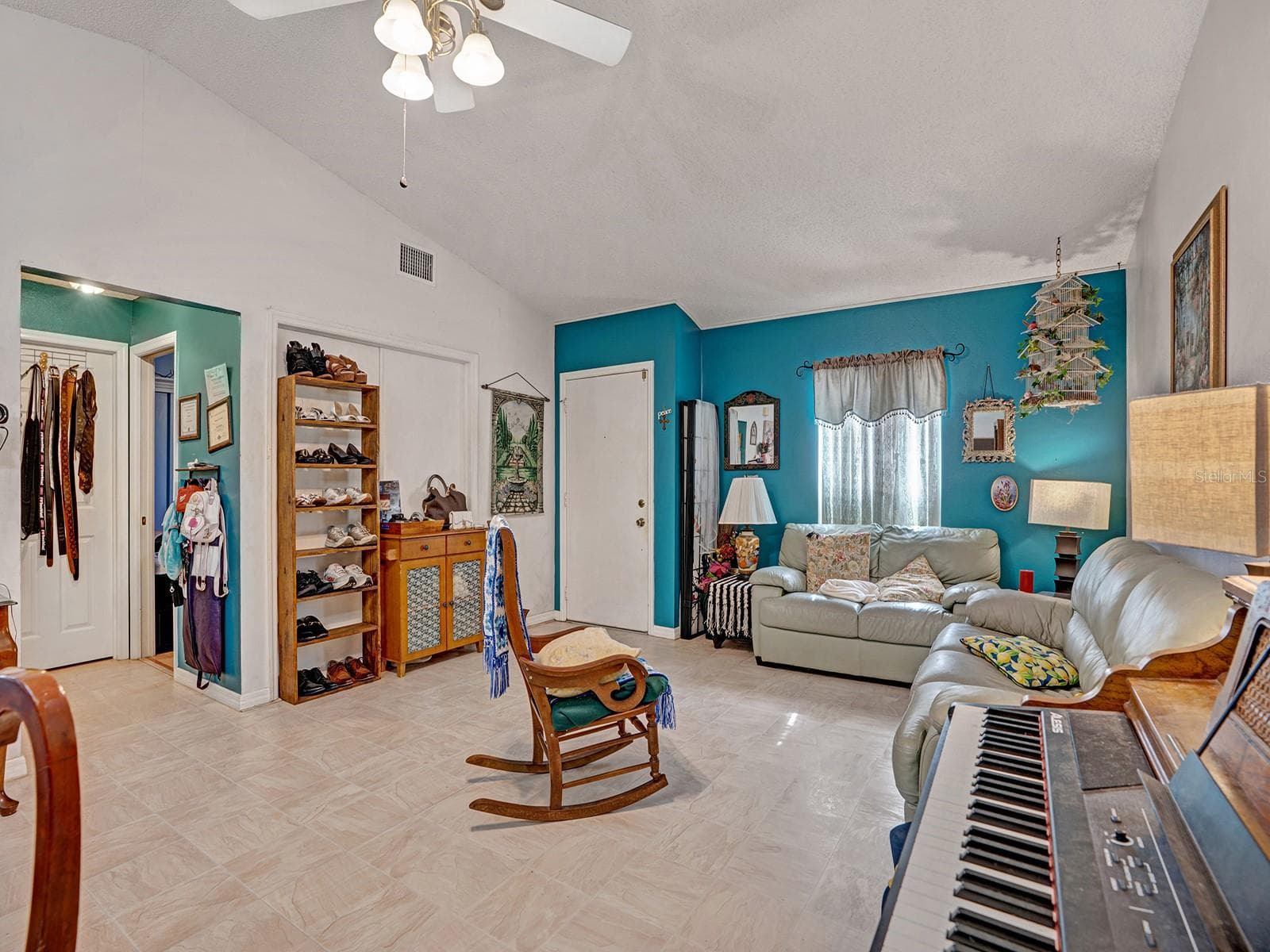 10227 Gifford Dr photo 5