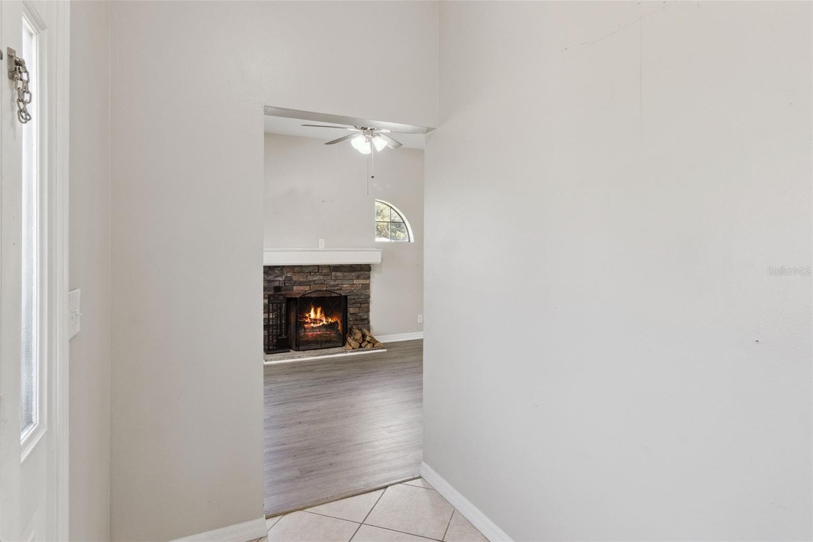 116 W Arborvitae Ln photo 3