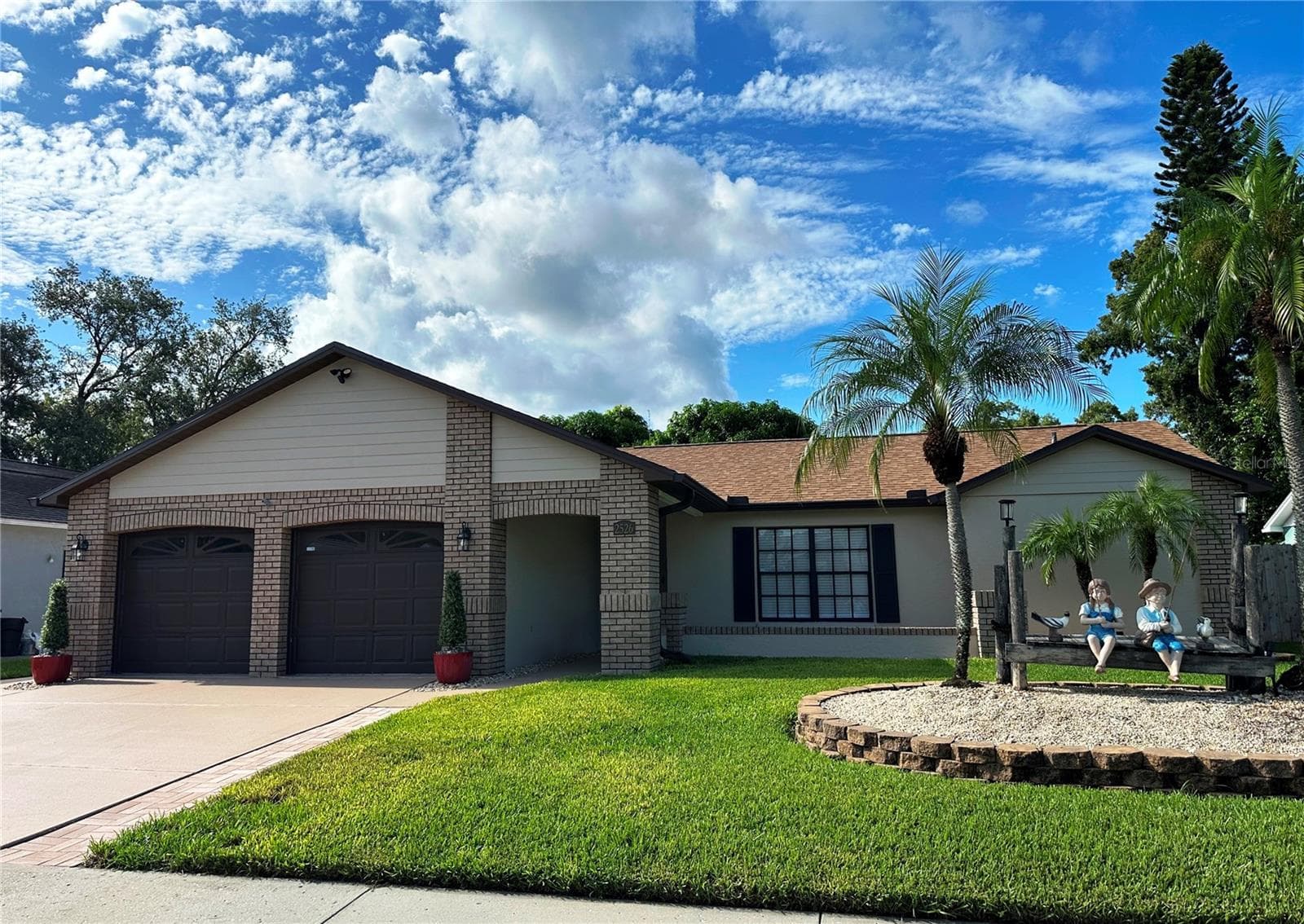 2526 Fieldcrest CT