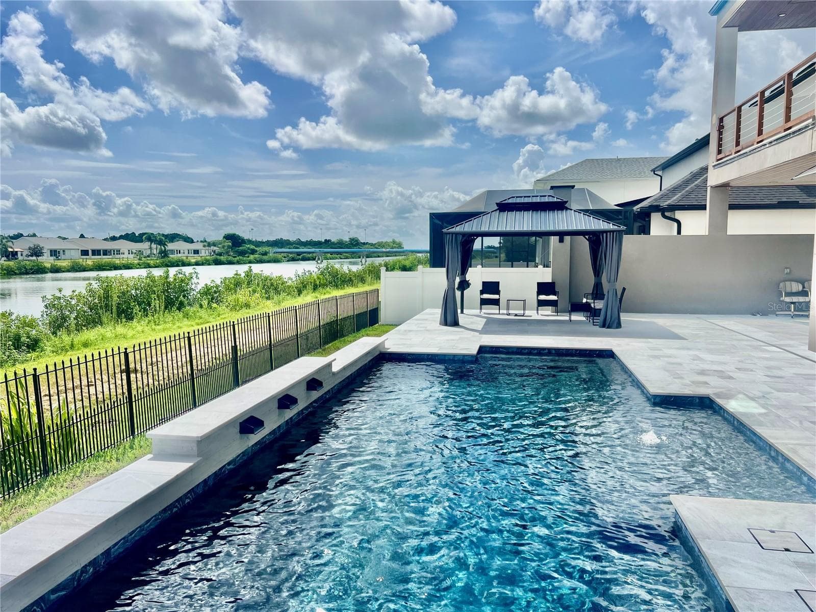 3420 Channelside CT photo 4