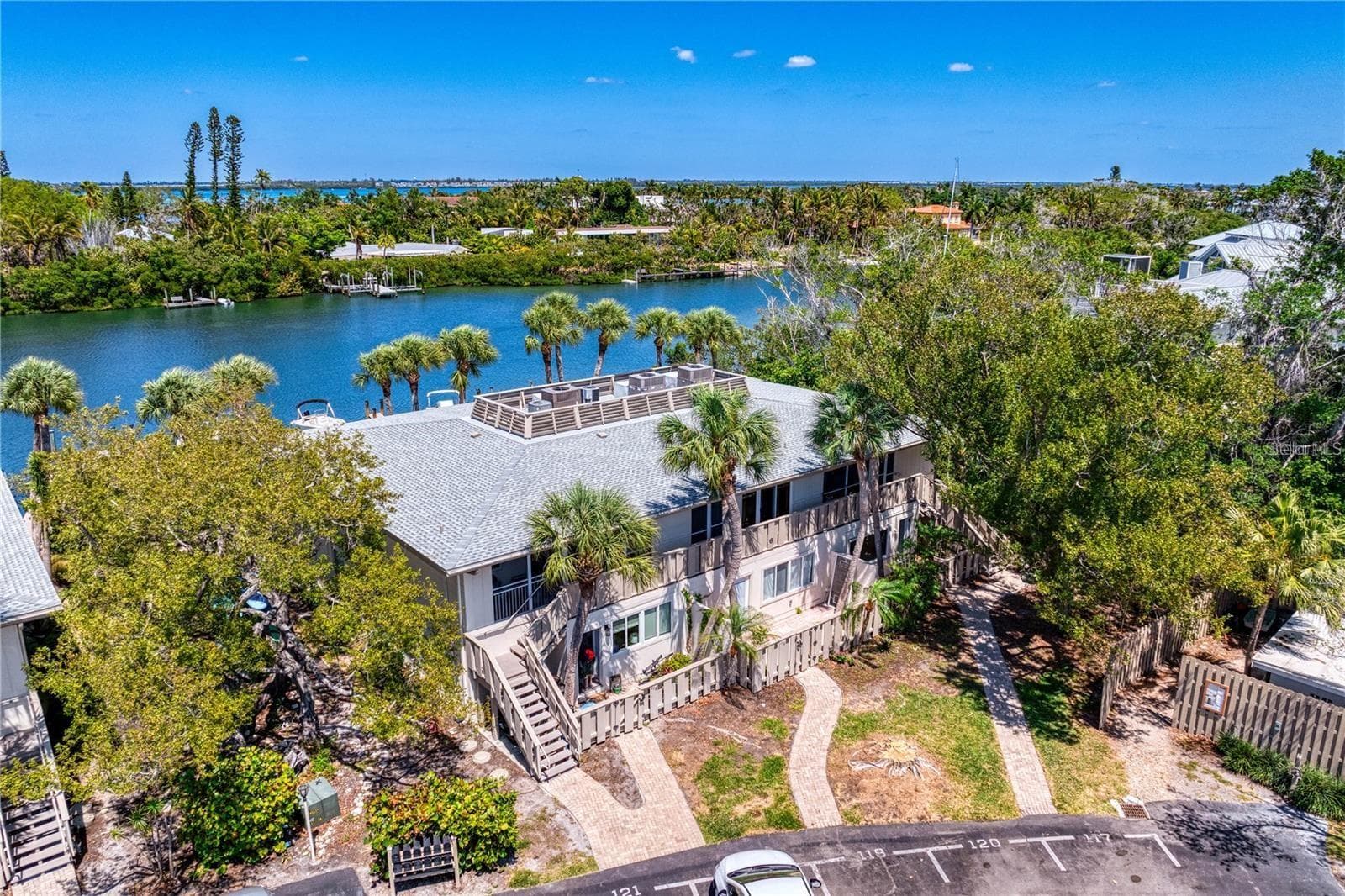 6700 Gulf Of Mexico Dr #118 photo 3