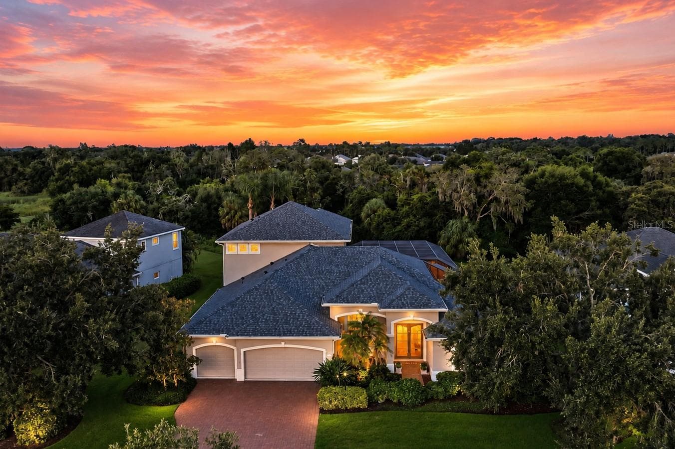 1568 Hickory View Cir