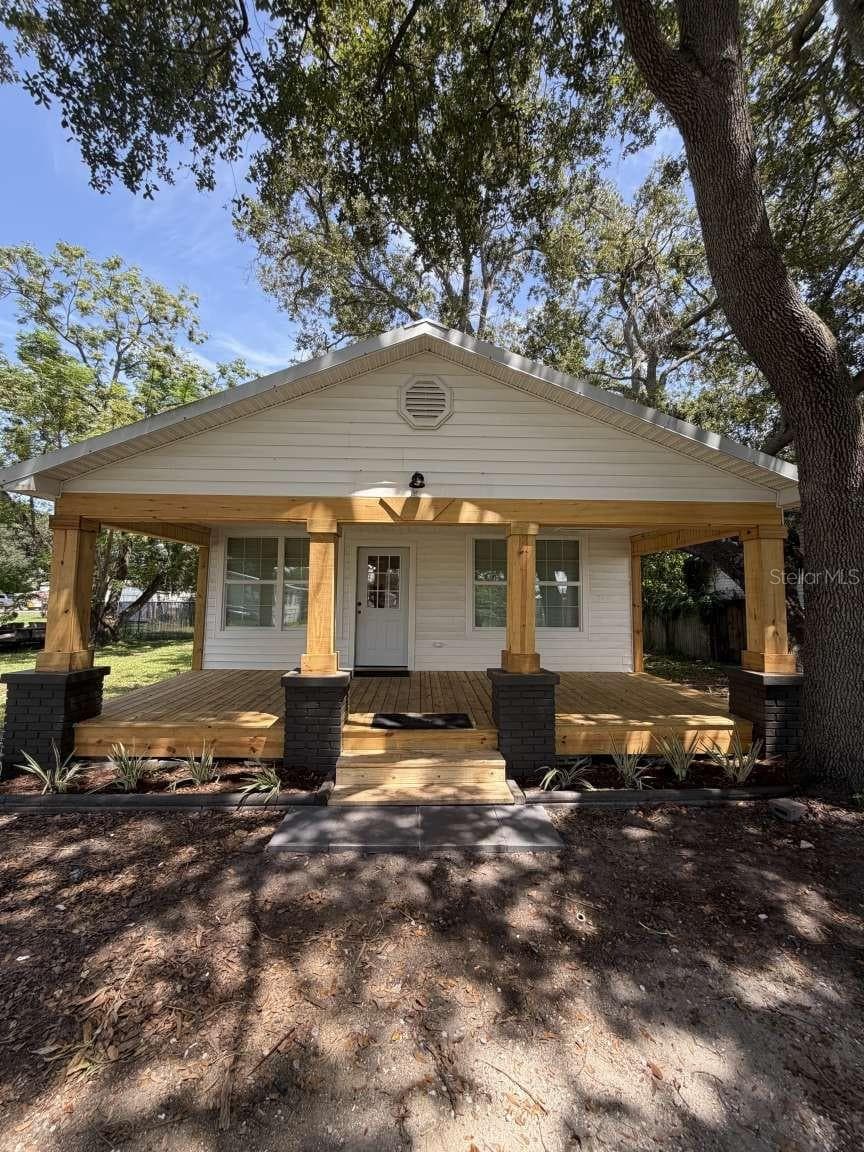10120 Alafia St