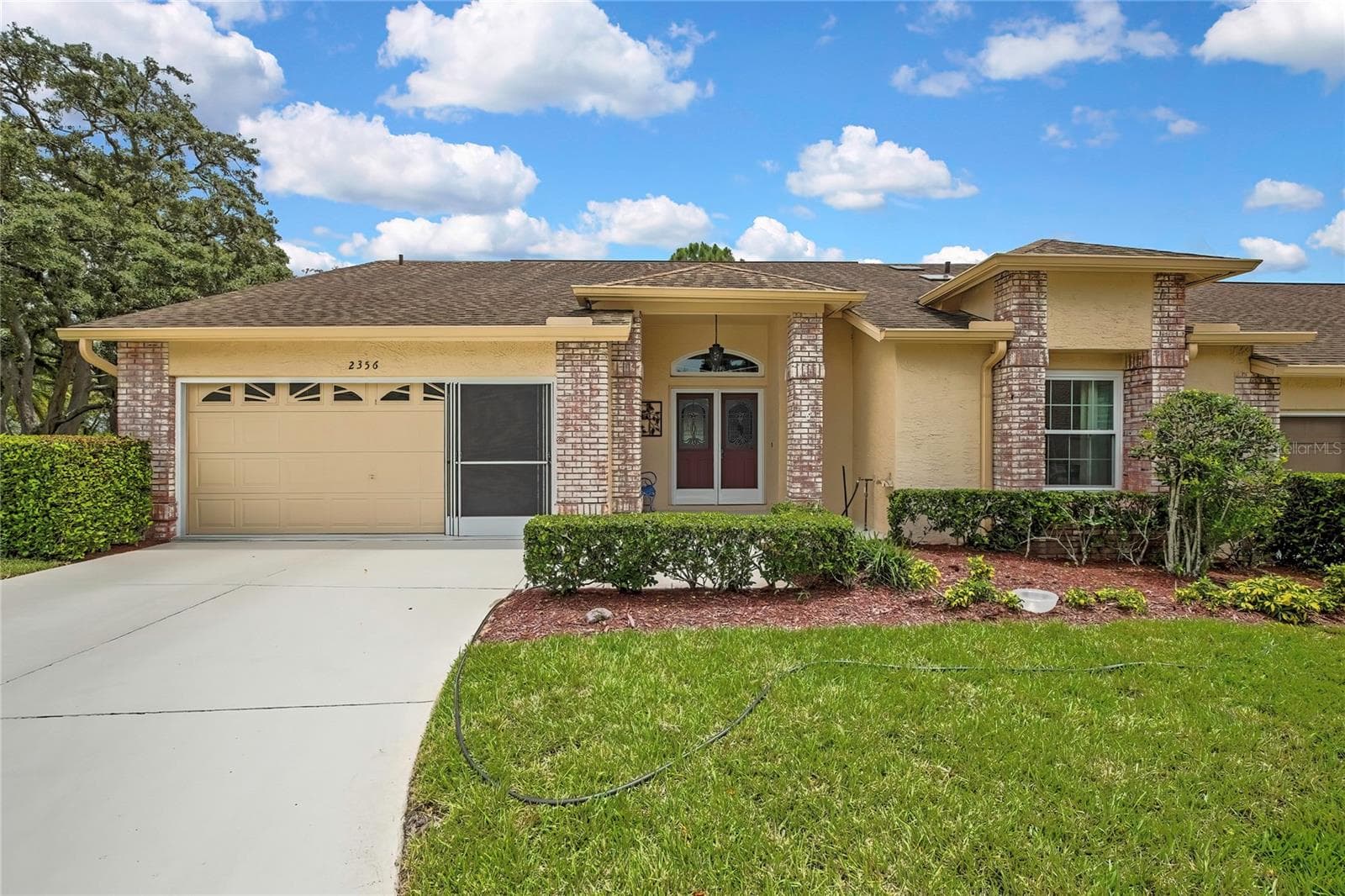 2356 Rolling View Dr