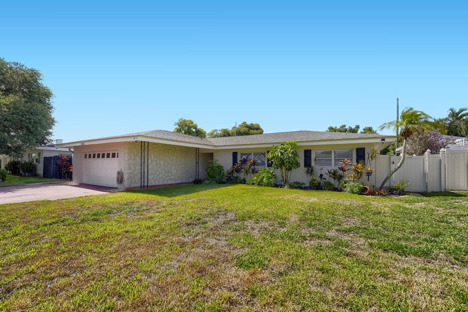 13931 Dominica Dr