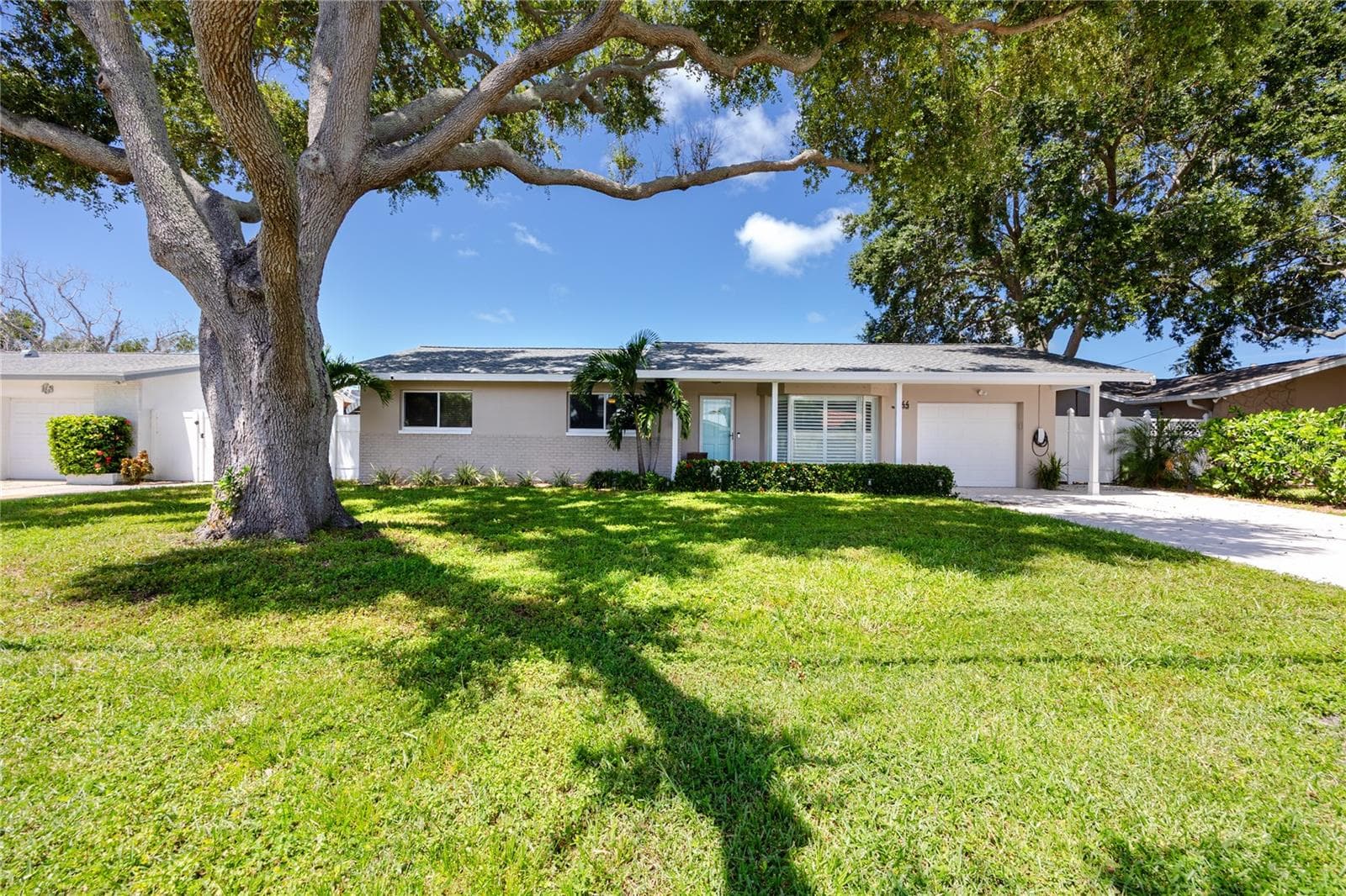 1744 Harbor Cir E photo 3