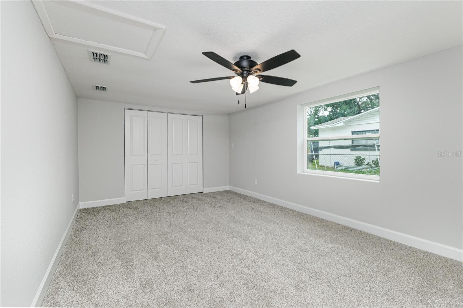 2530 Idlewild St photo 4