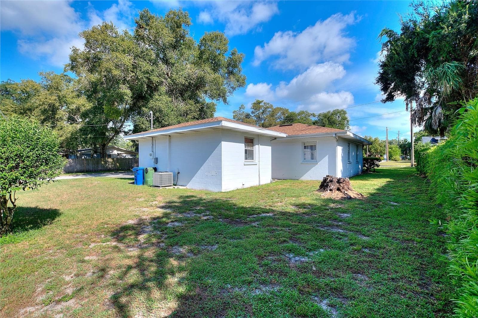 708 Avenue E NE photo 5