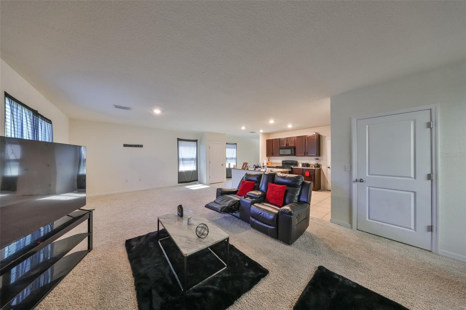 10967 Carlton Fields Dr photo 5