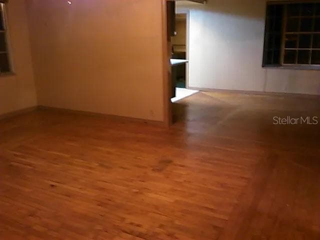 10006 N Mitchell Ave photo 3