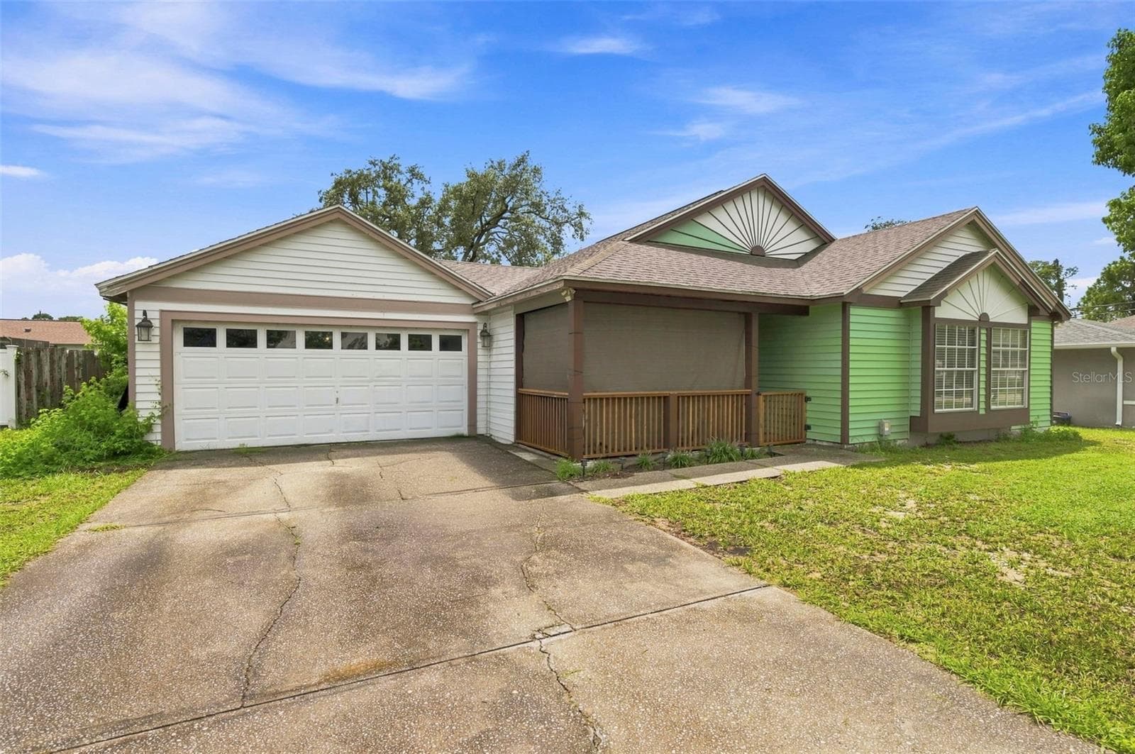 13094 Linden Dr