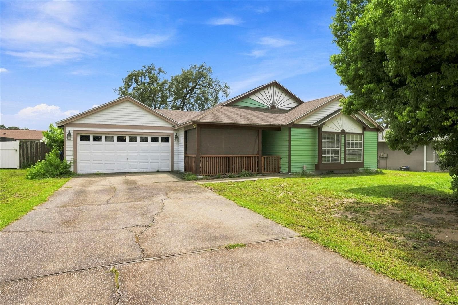 13094 Linden Dr photo 3