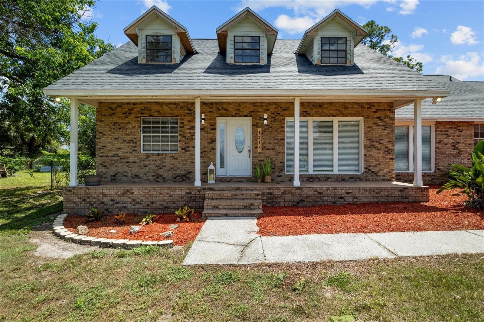 1715 Lake Miriam Dr photo 3