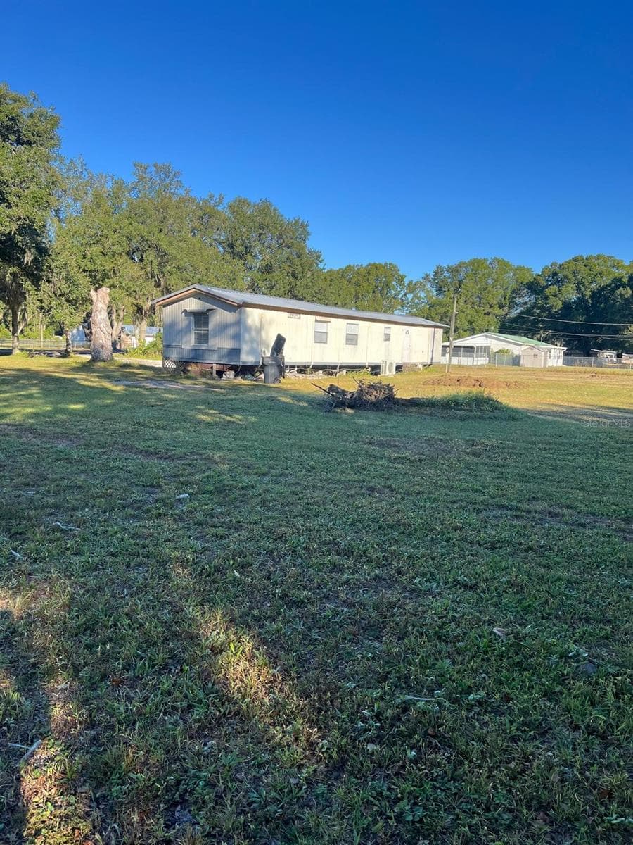 4015 Shady Oak Dr E photo 3