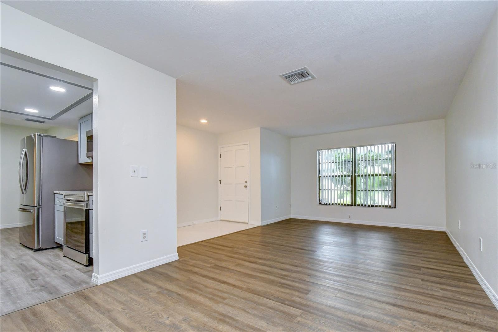 16122 Oakmanor Dr photo 5
