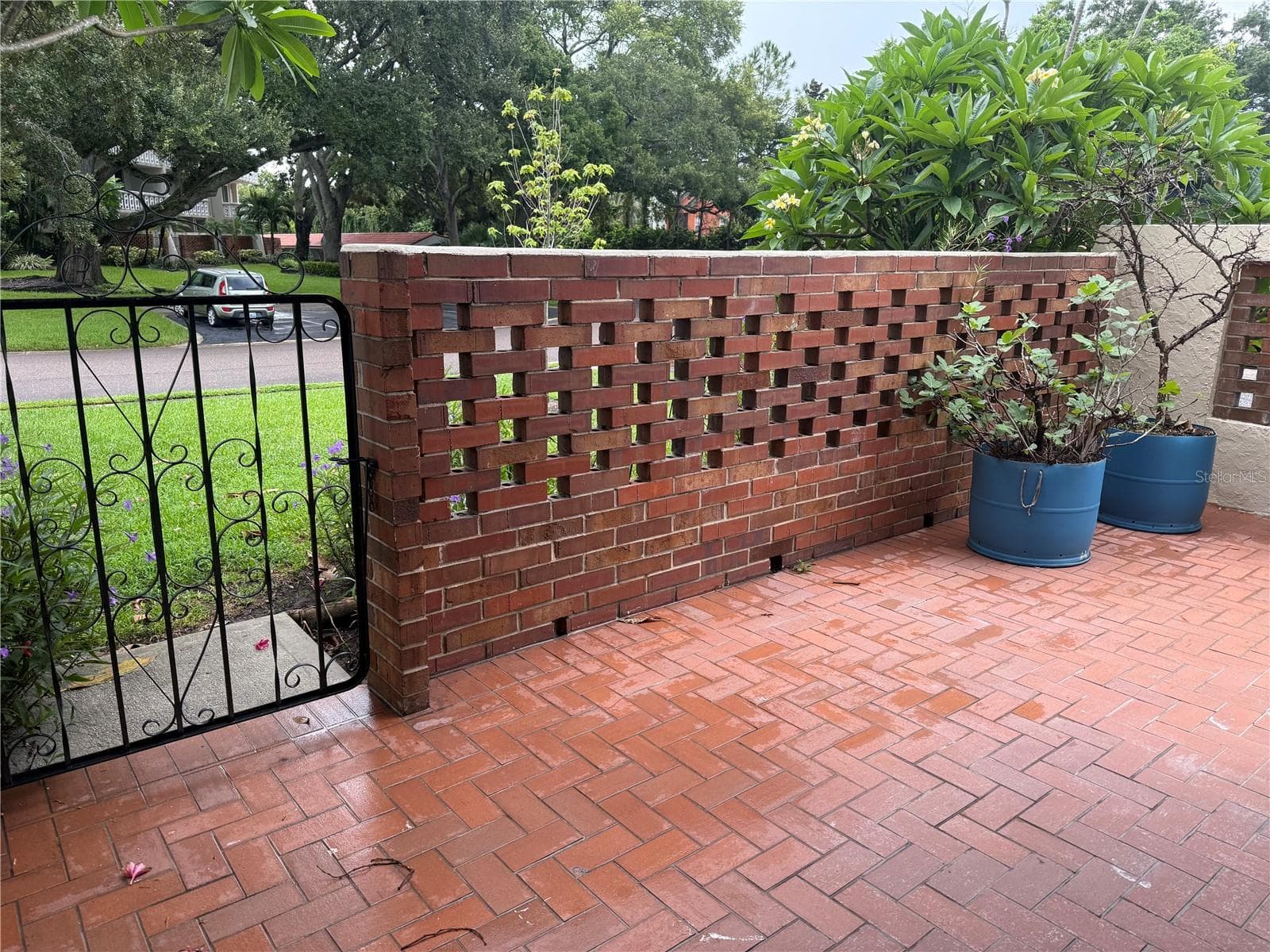 1012 Pearce Dr #111 photo 2