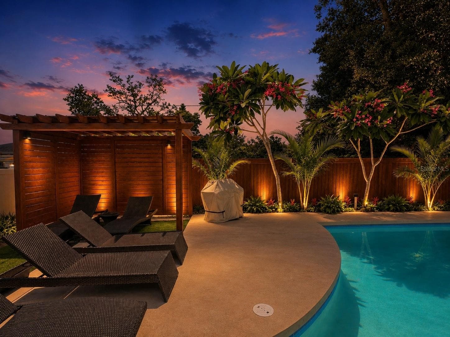 4460 Emerald Ridge Dr photo 2