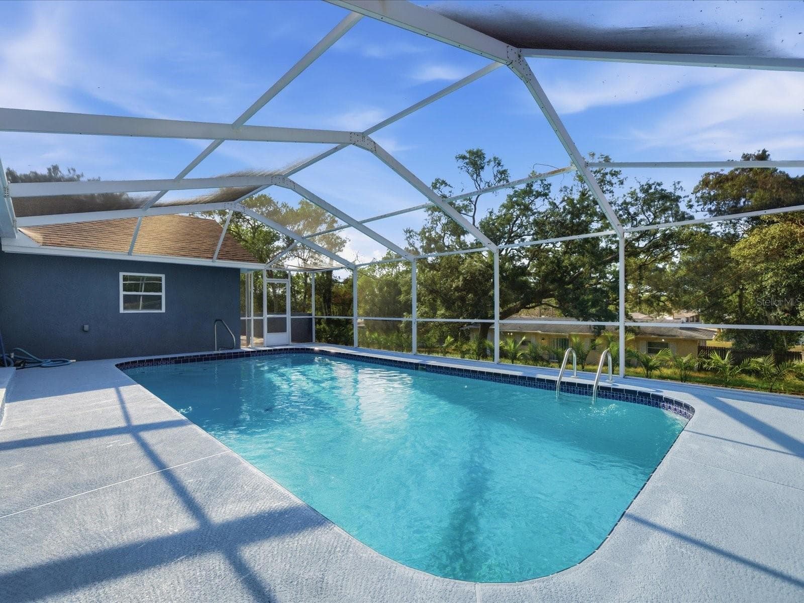 6063 Airmont Dr photo 3