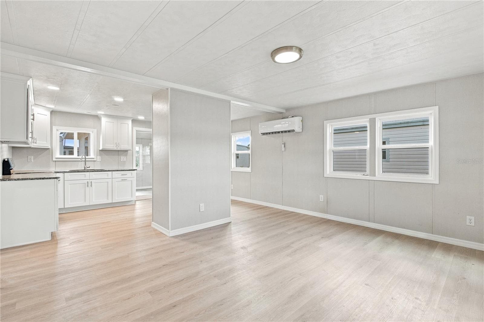 10912 Justice Dr photo 3