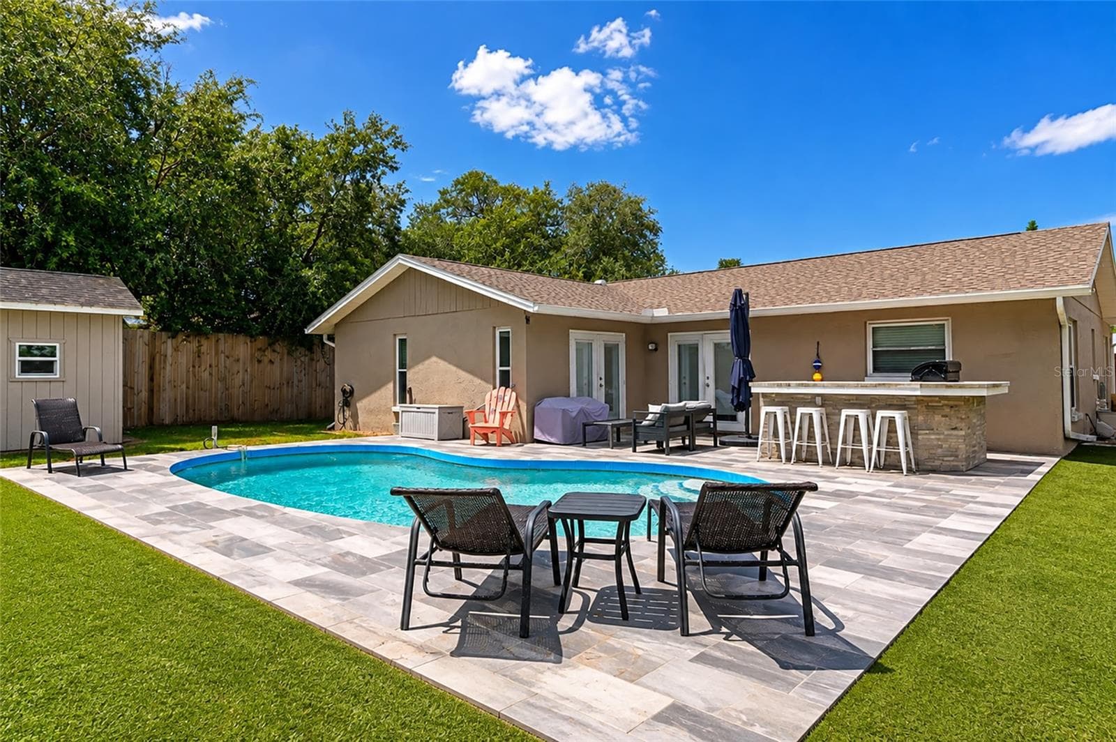 2861 Indianwood Dr photo 3