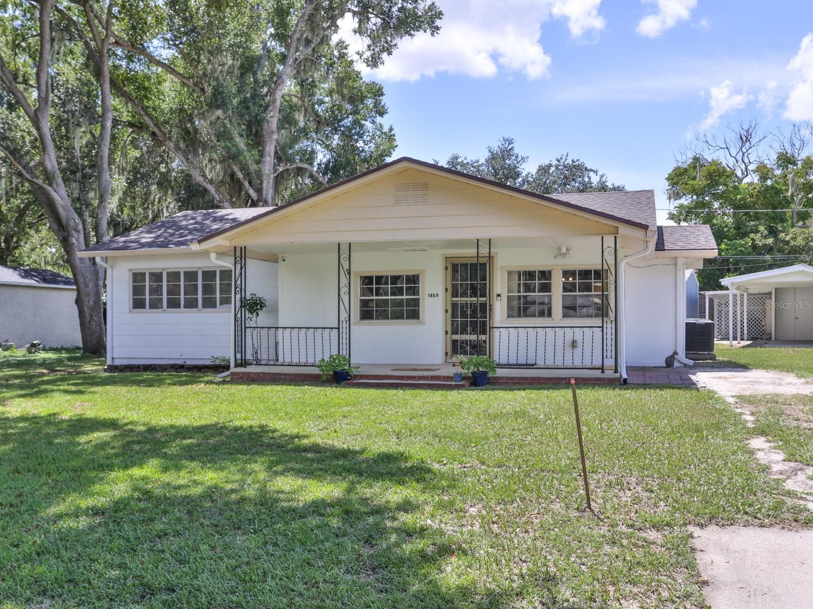 1855 E Valencia Dr photo 2