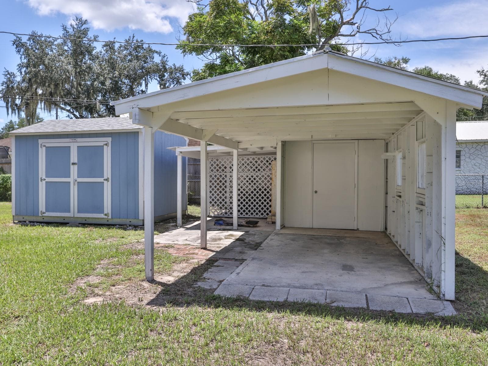 1855 E Valencia Dr photo 3