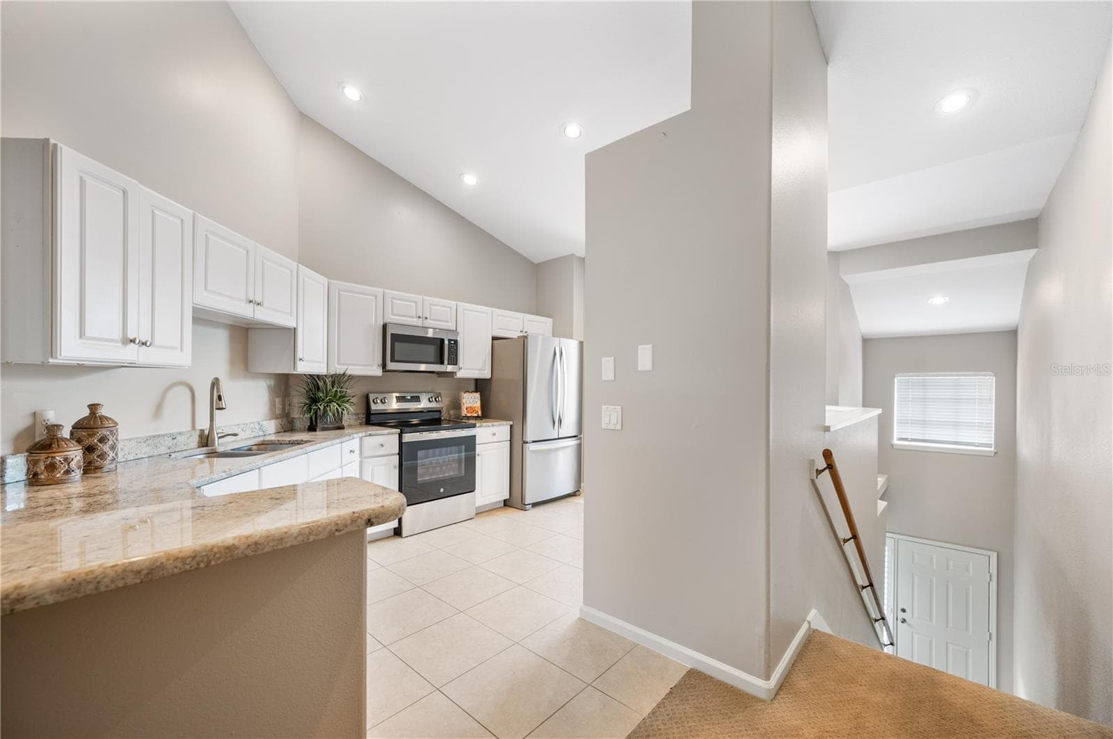 411 Enclave Pl #411 photo 2