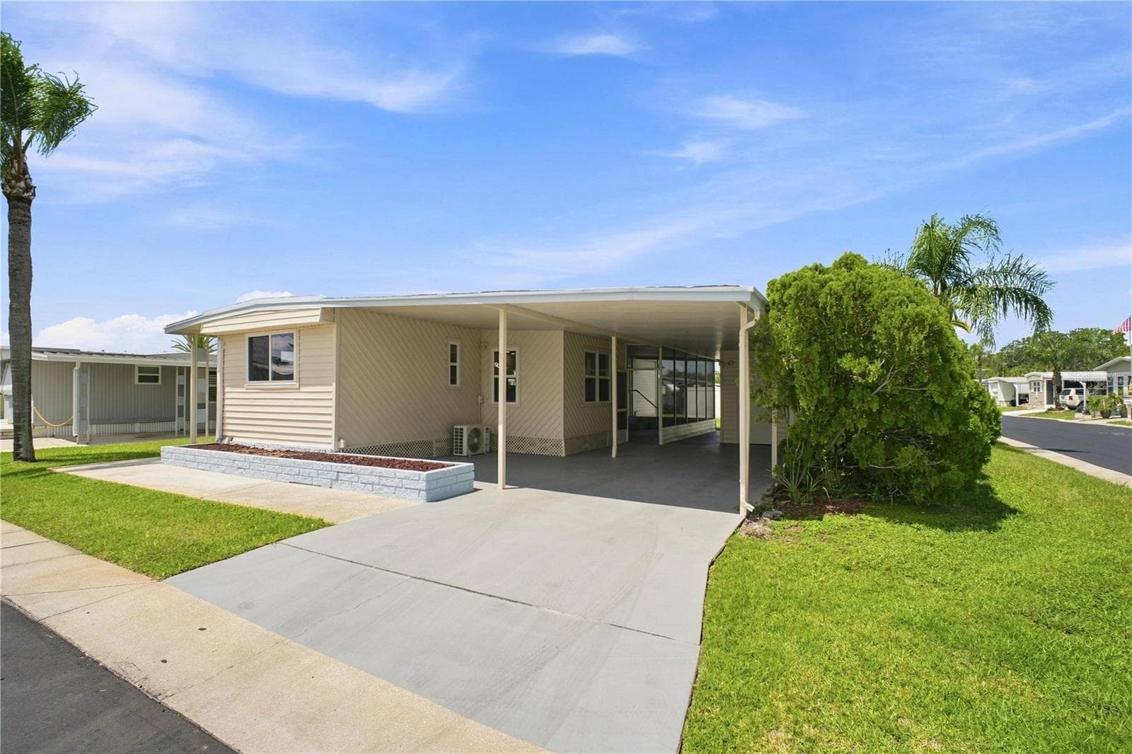 10929 Tioga Dr photo 2