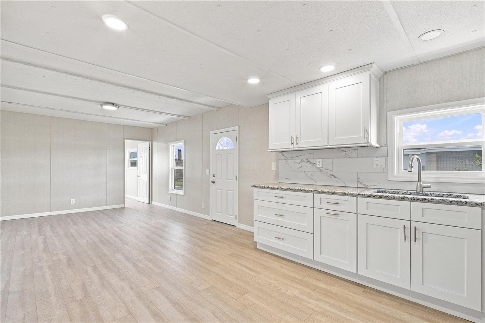 10929 Tioga Dr photo 4