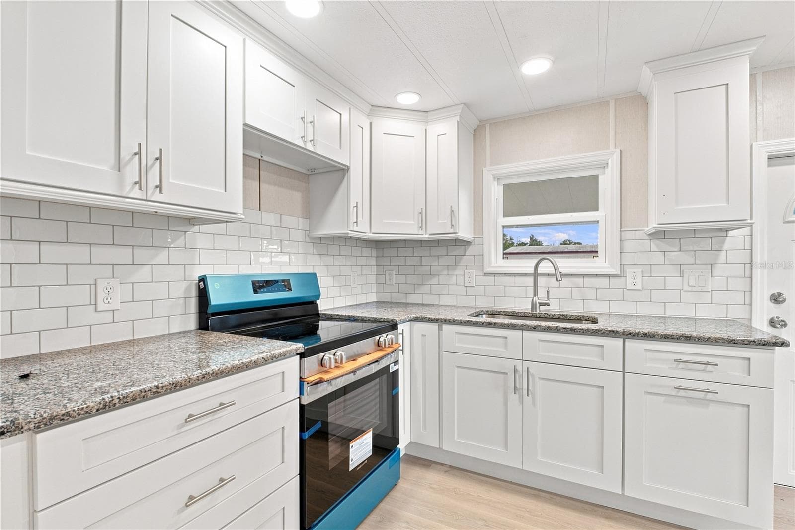 10913 Justice Dr photo 5