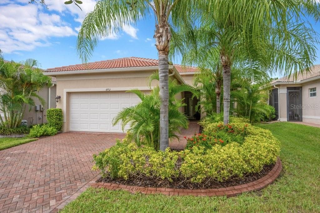 4952 Sandy Glen Way photo 4