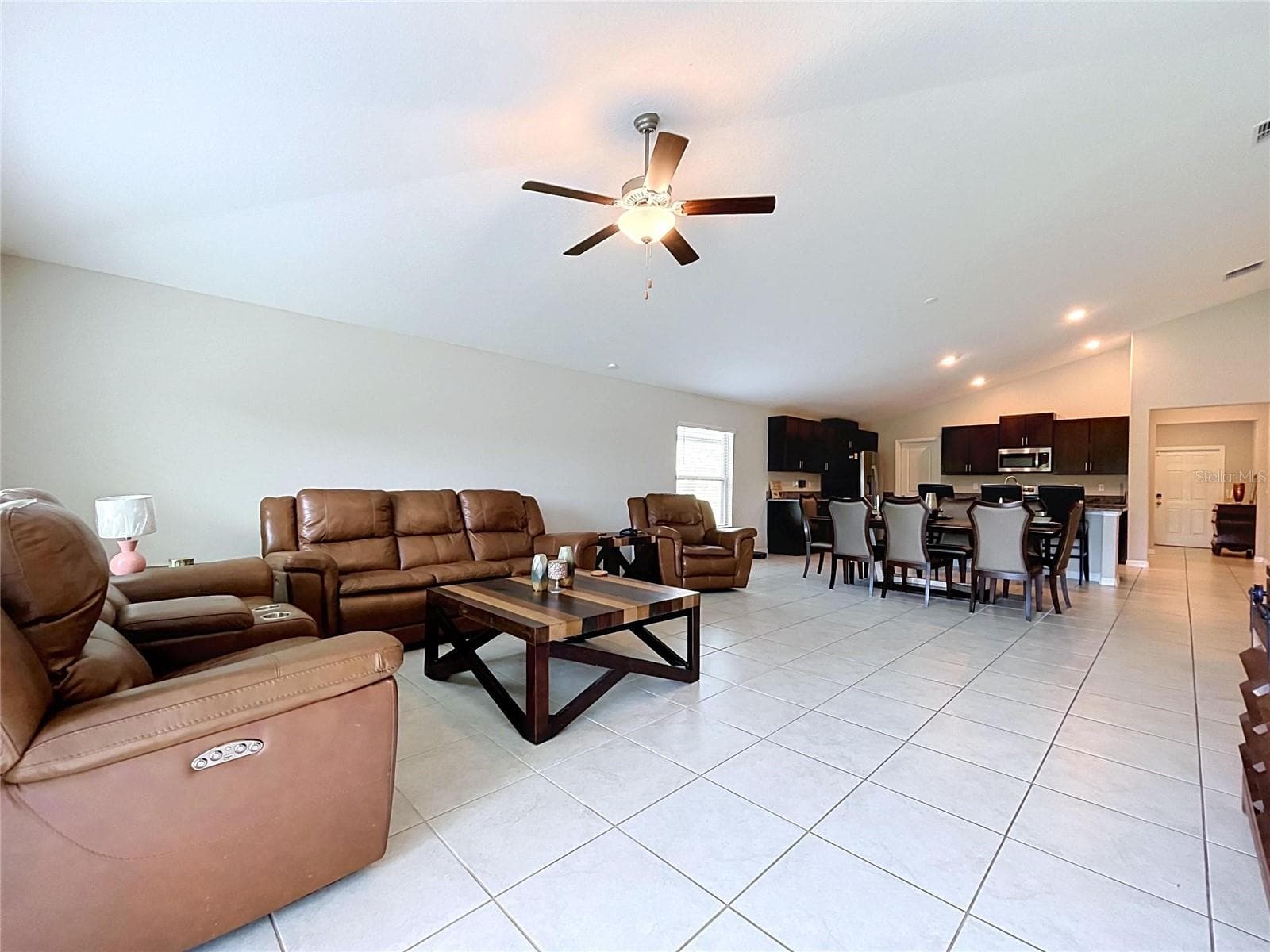 1565 Colding Dr photo 3
