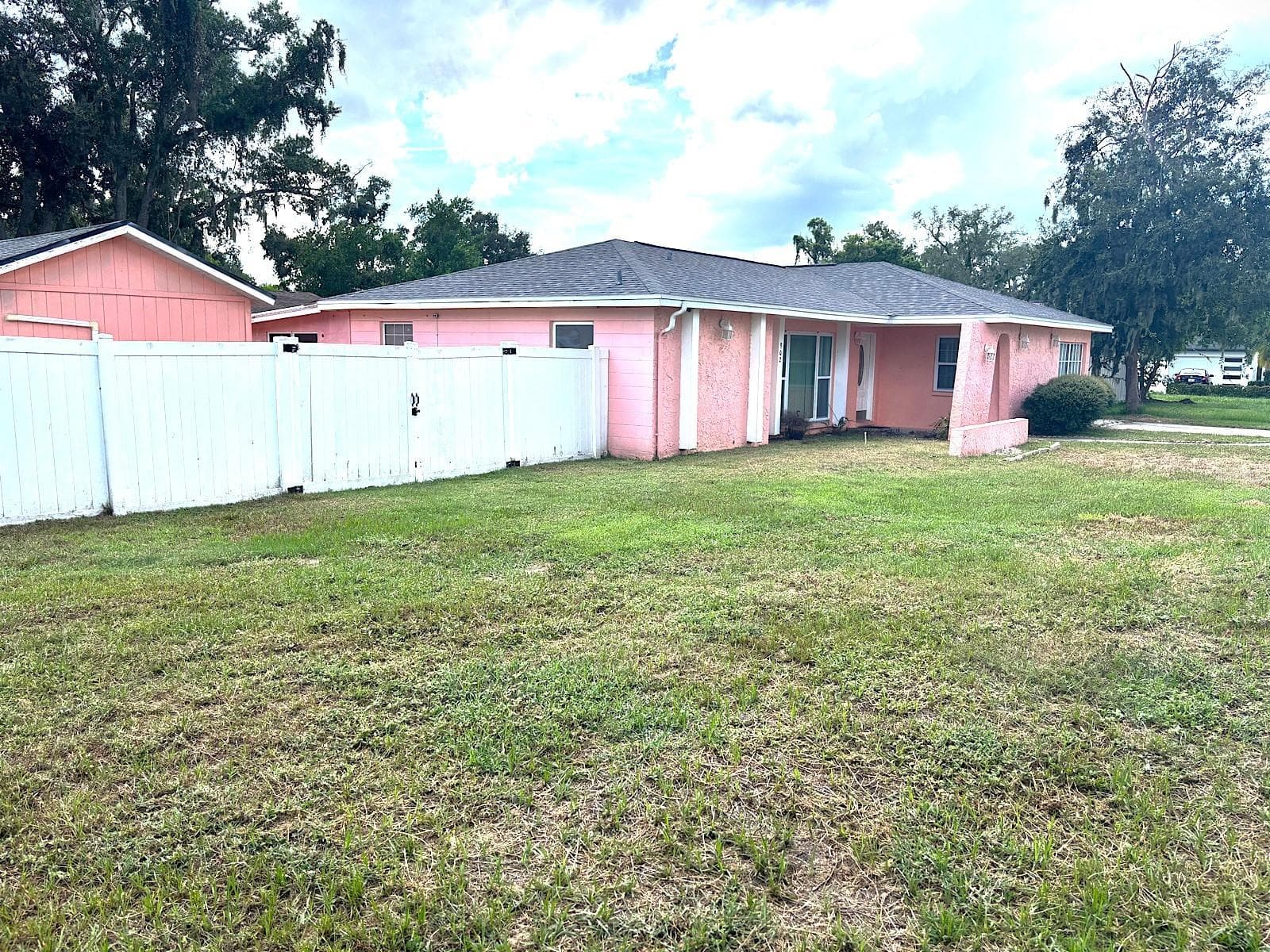 902 Samy Dr photo 5