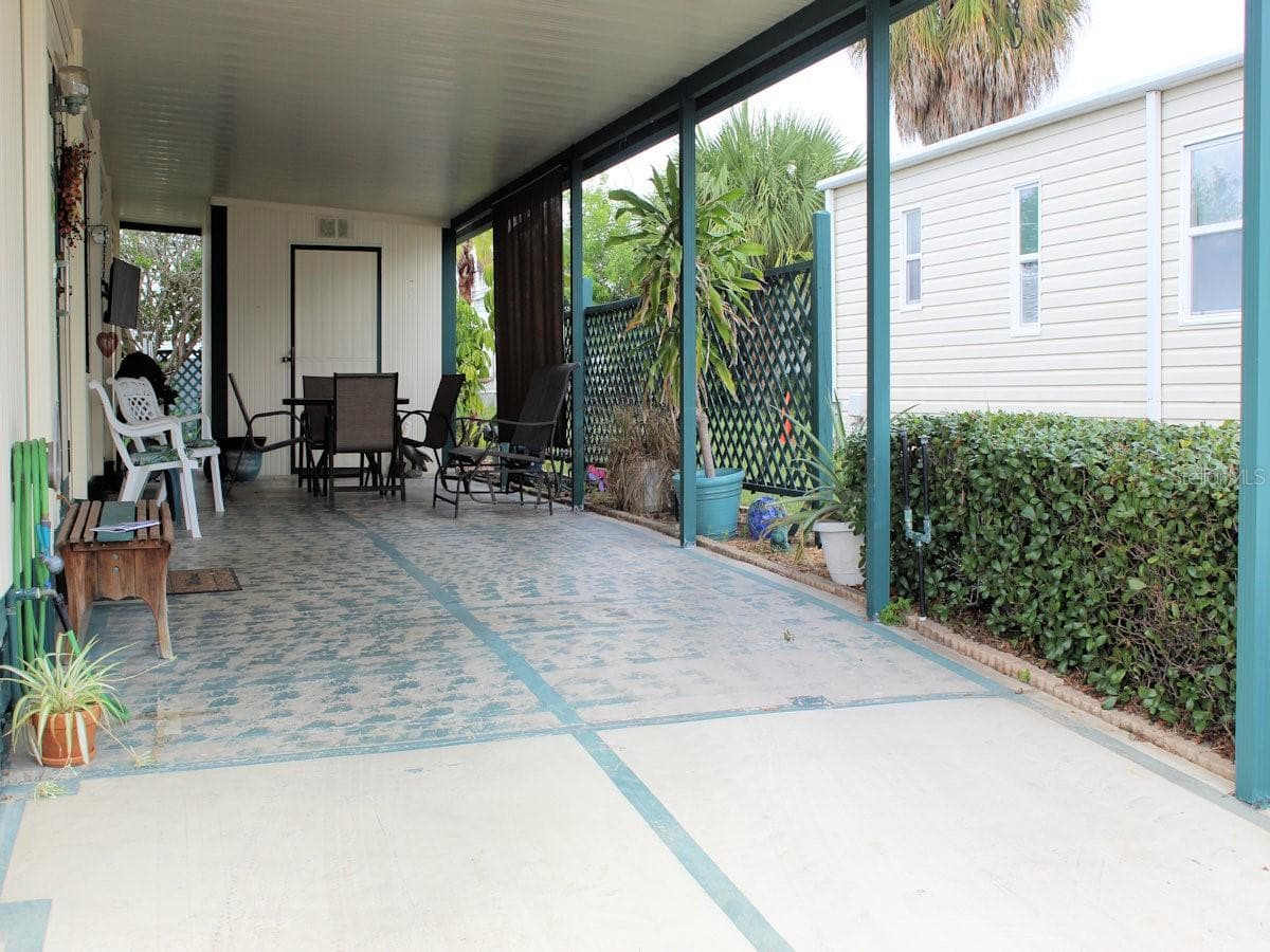 802 Date Palm St photo 2