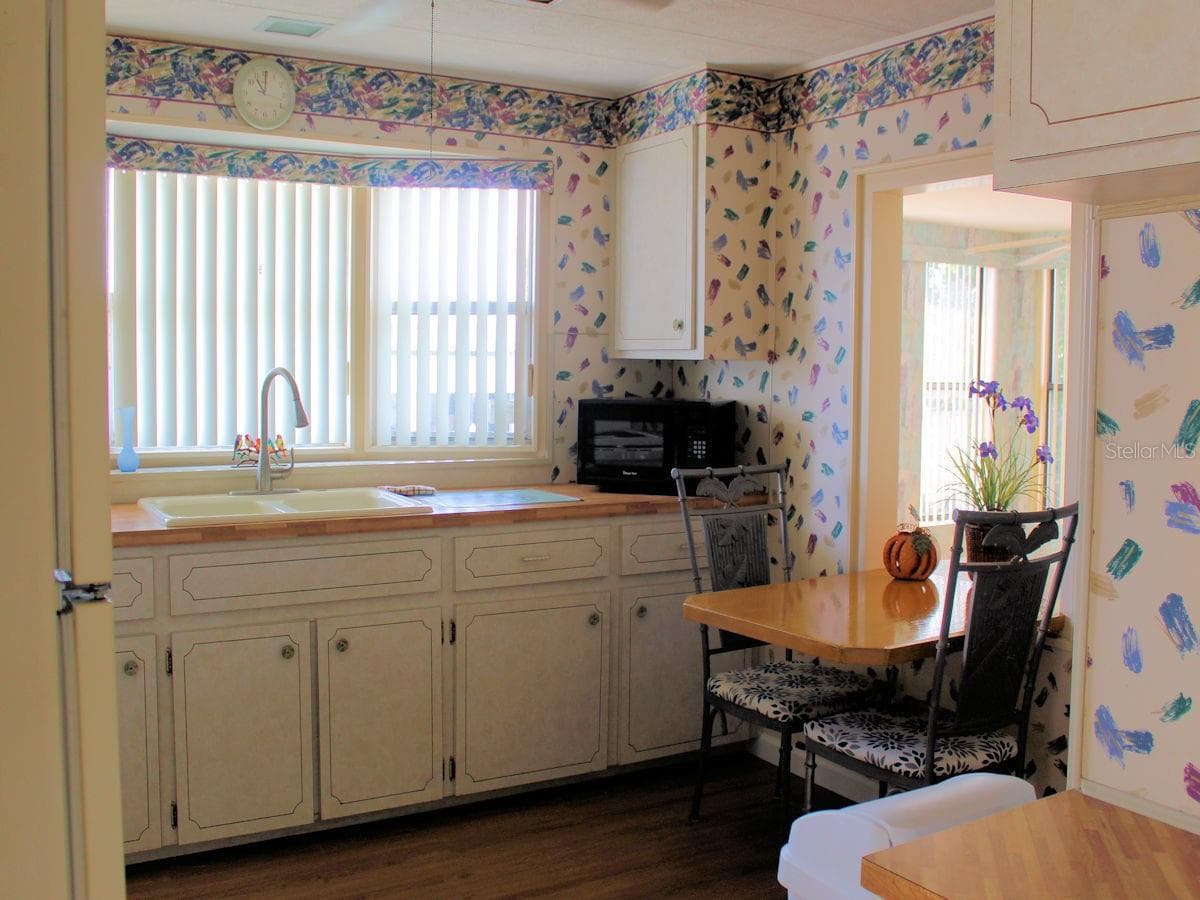 802 Date Palm St photo 4