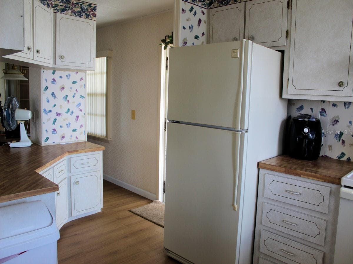 802 Date Palm St photo 5