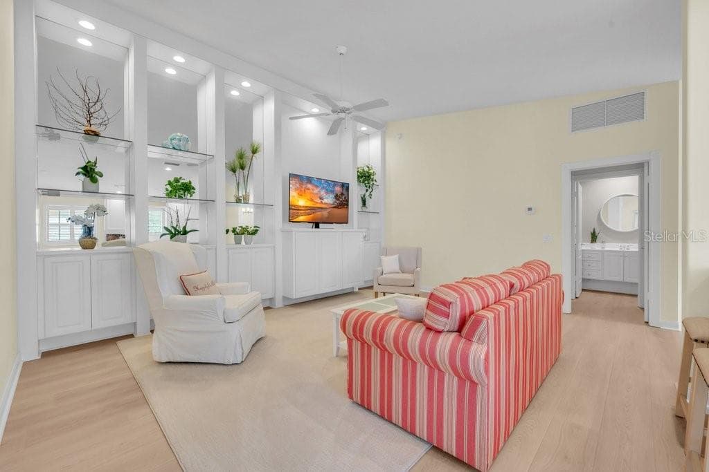 7564 Pesaro Dr photo 3