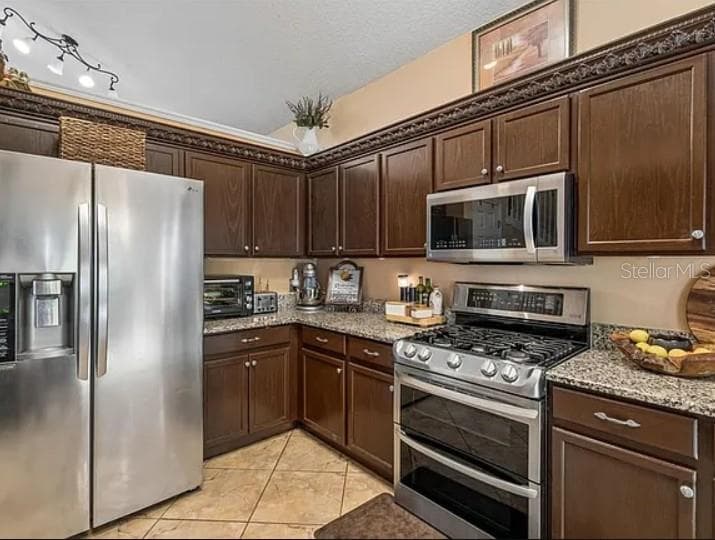 9407 Chart House CT photo 4
