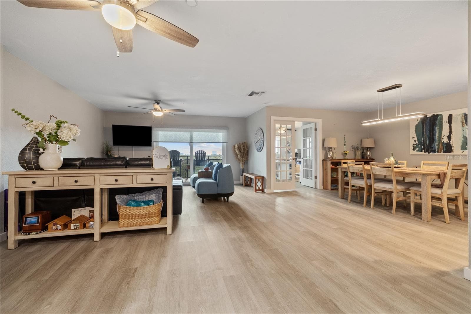 2780 N Riverside Dr #805 photo 3