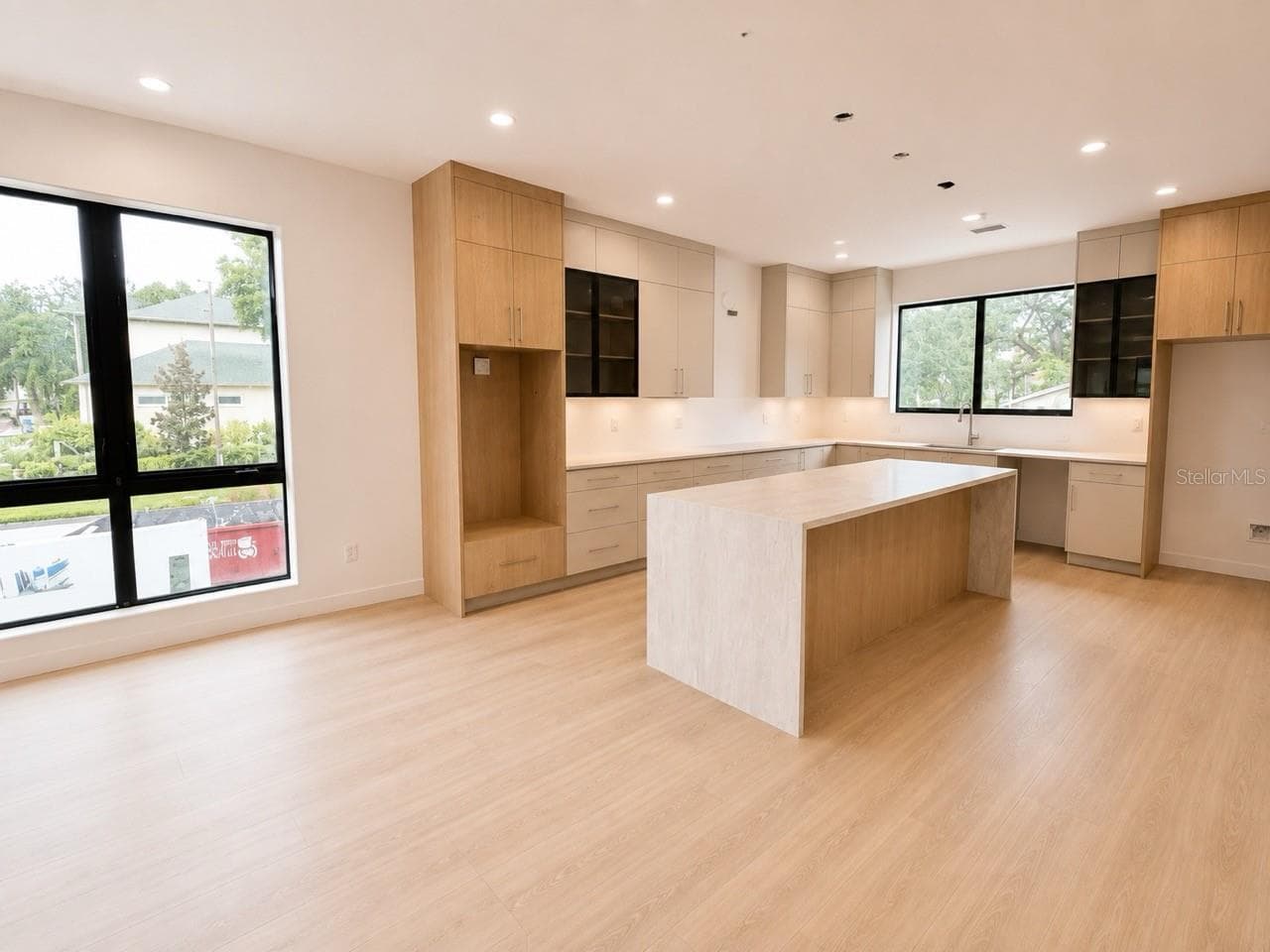 2117 N Ola Ave #3 photo 5