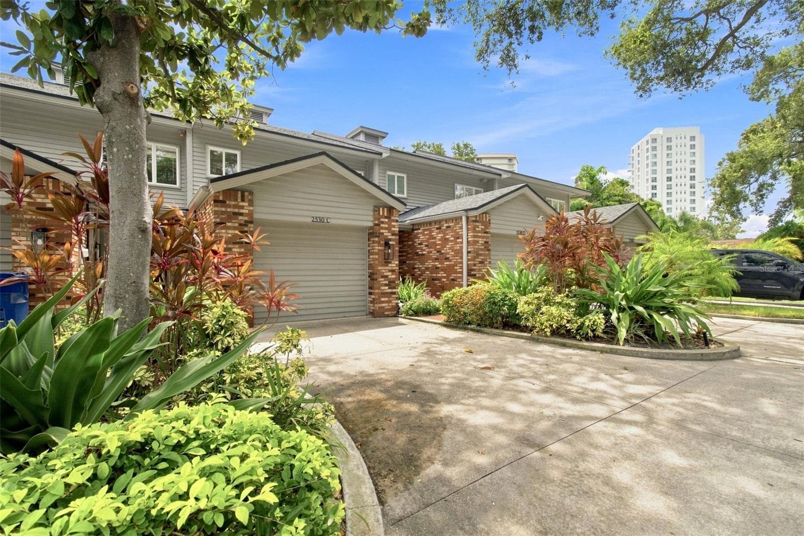 2530 W Maryland Ave #C photo 4