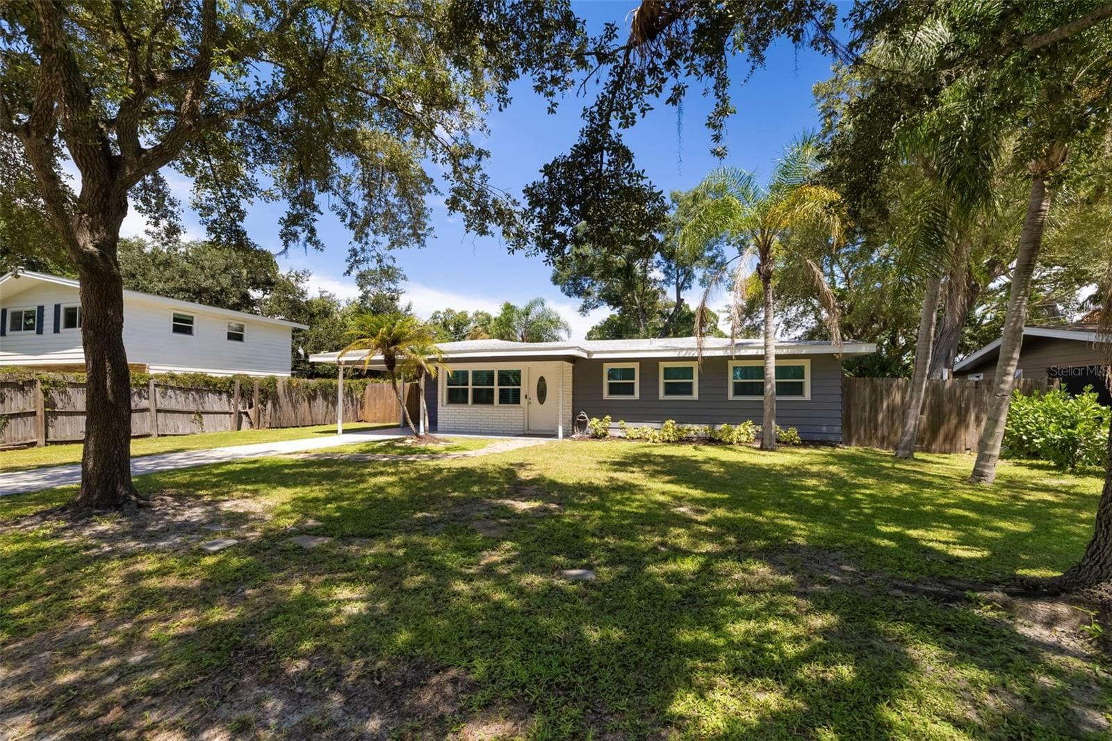 3169 Alta Vista St photo 4
